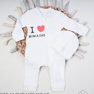 Neutral Organic Cotton Super Soft Baby Romper & Hat set I love mom & dad